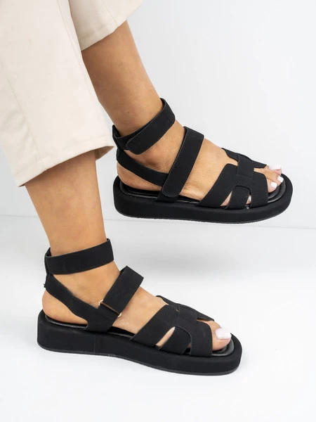 Sandały płaskie damskie z paskami w kolorze Black