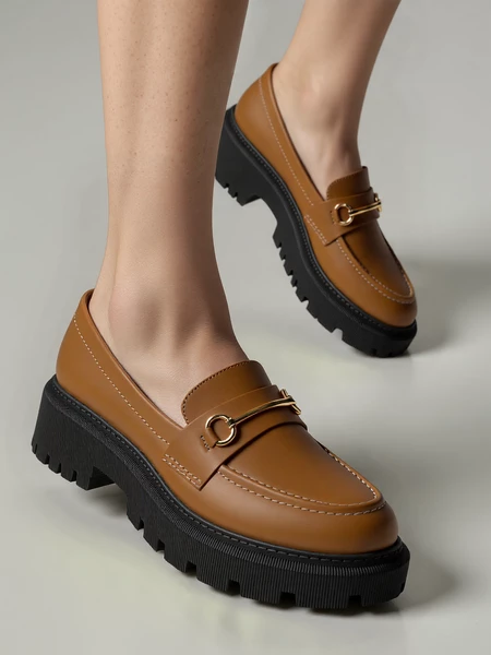 Damskie Mokasyny CARLA CAMEL – Ciepły Odcień z Wyrazistym Detalem