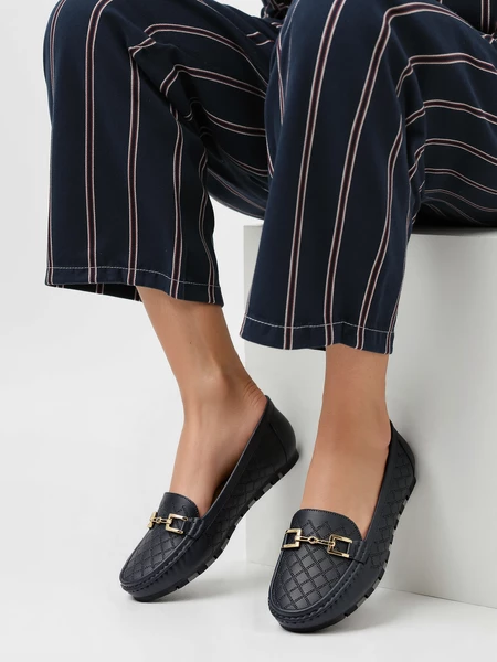 Damskie Mokasyny LIA NAVY – Ażurowy Wzór i Elegancki Akcent