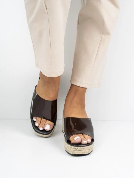 Klapki na koturnie LUCENCE BLACK