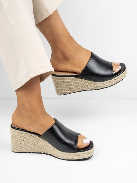 klapki damskie na koturnie BLACK