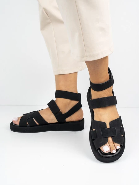 Sandały płaskie damskie z paskami w kolorze Black